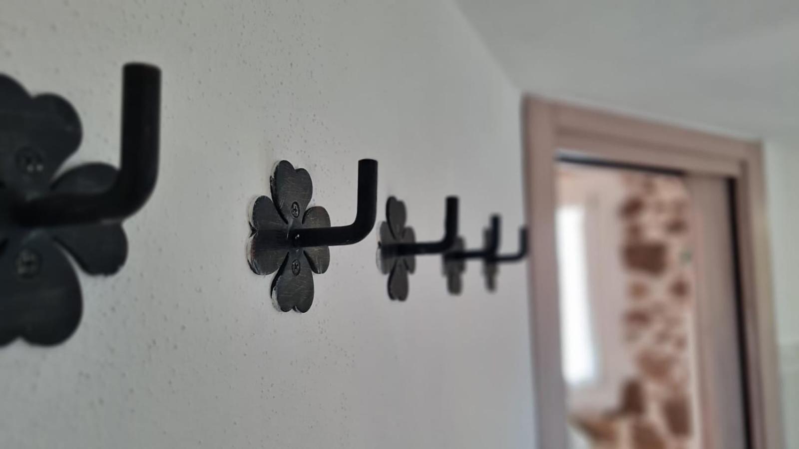 Lo Stazzo Della Dottoressa Enas Buitenkant foto