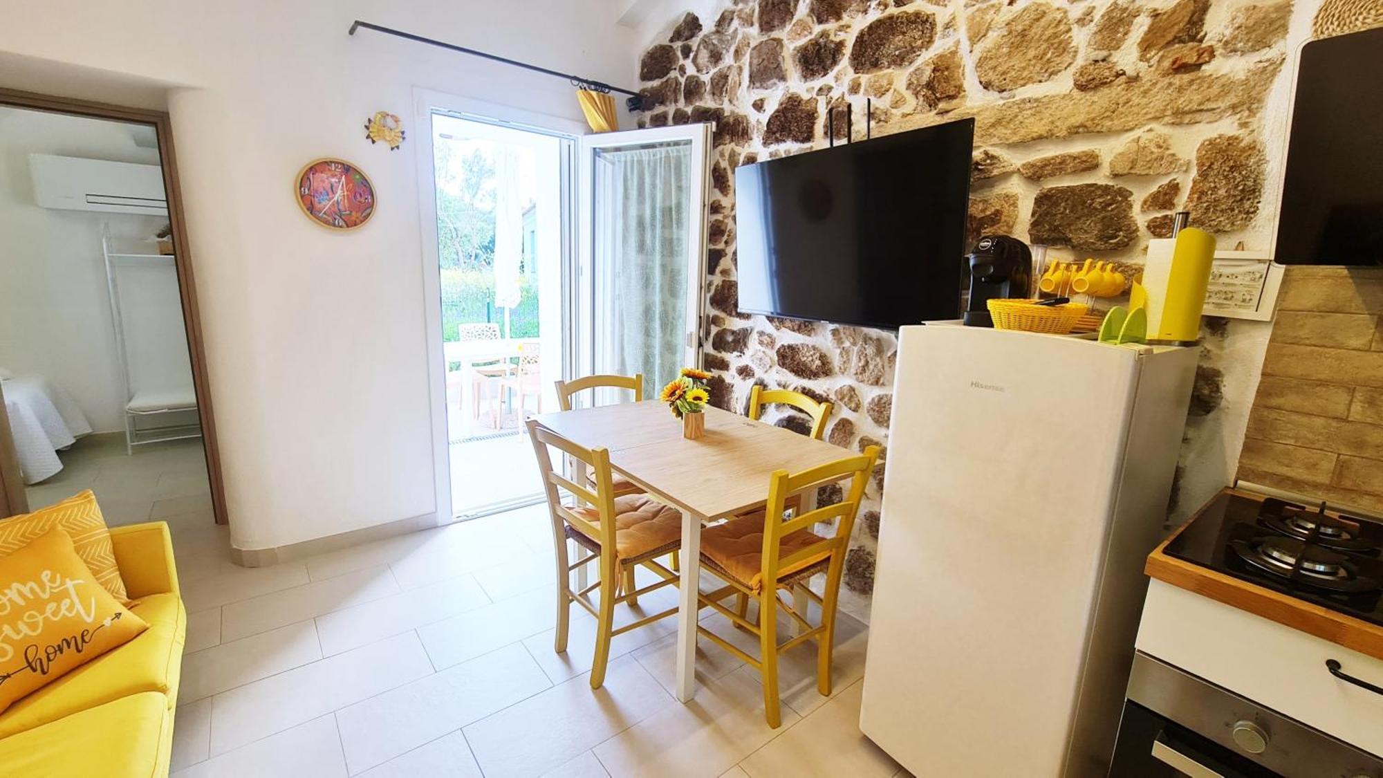 Lo Stazzo Della Dottoressa Enas Buitenkant foto